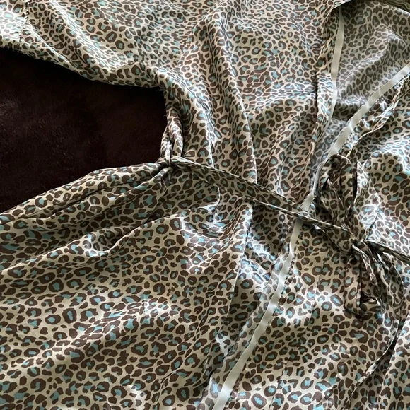 Beauti Control Robe - Picture 2 of 5